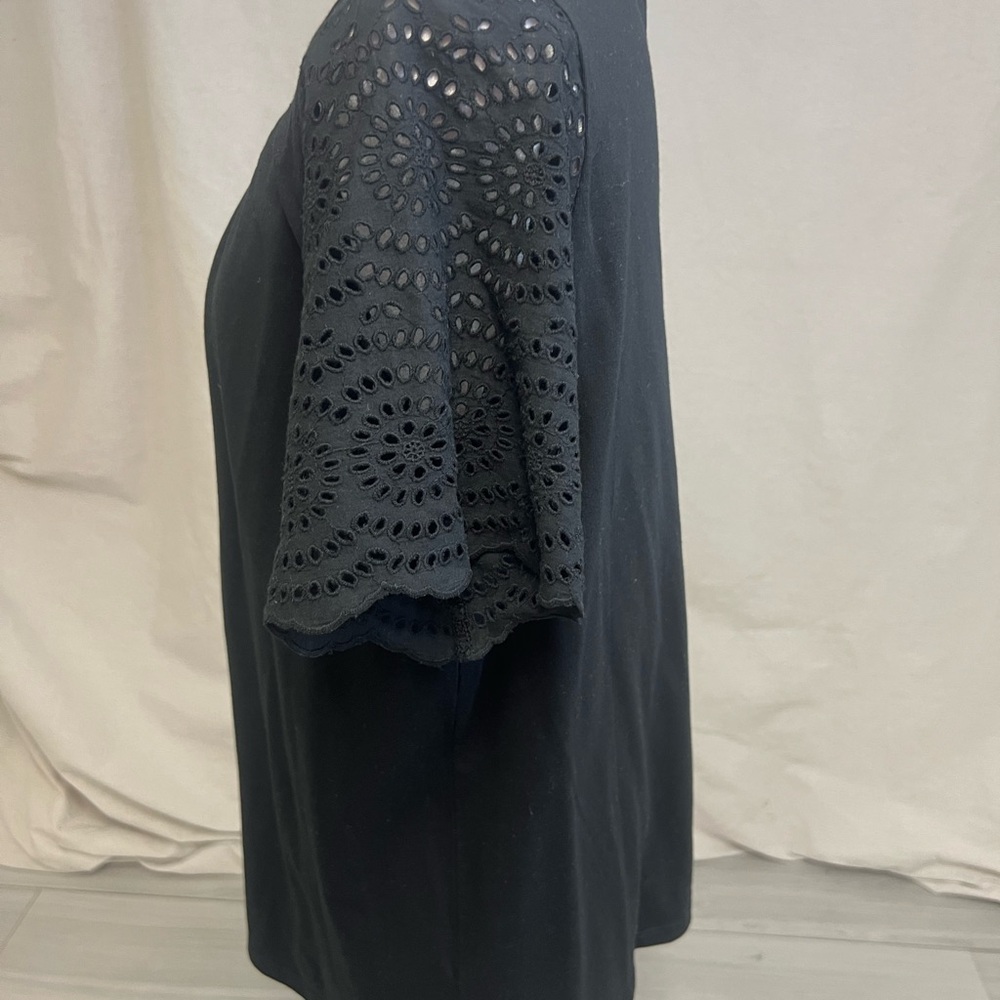 Banana Republic Black Eyelet Short Sleeve Scoop Neck Women's Top Sz M Classic - Picture 3 of 7